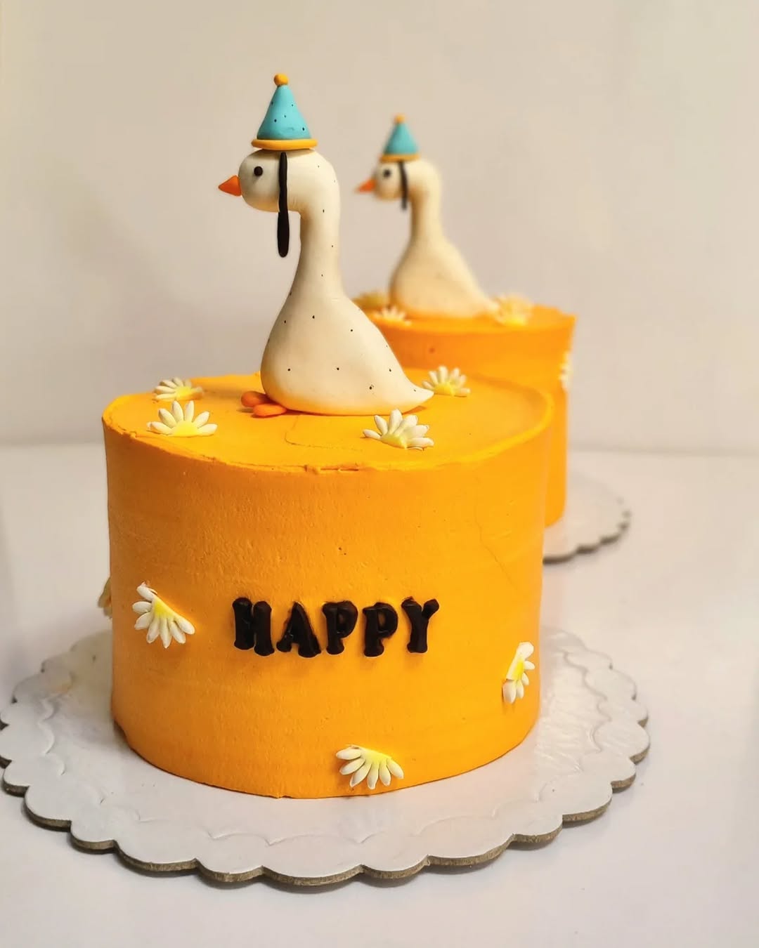 Orange duck happy cake