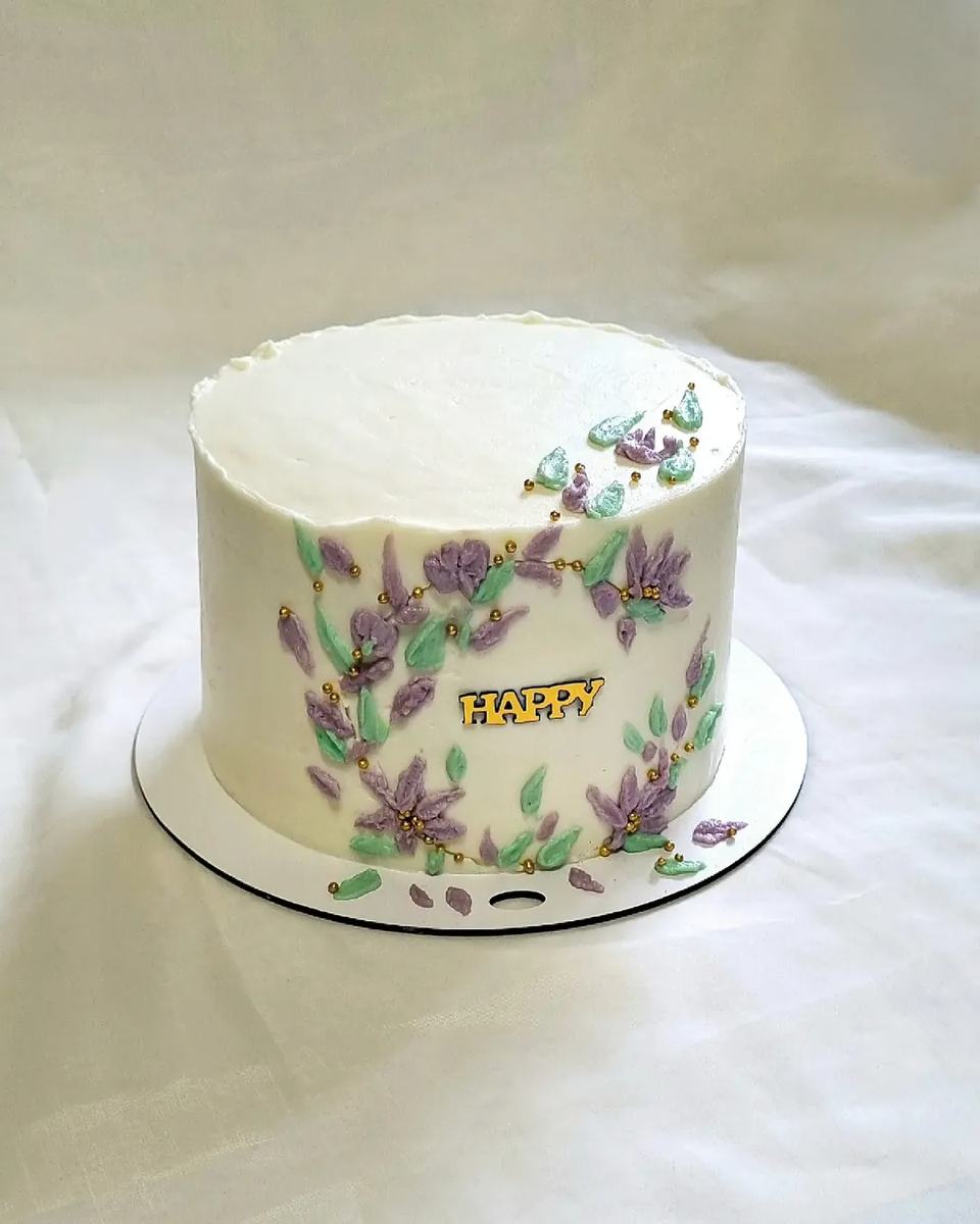 Hand-painted floral cake